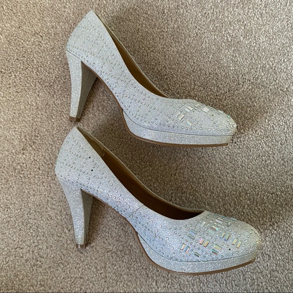 sparkly silver heels size 8 - Picture 4 of 7